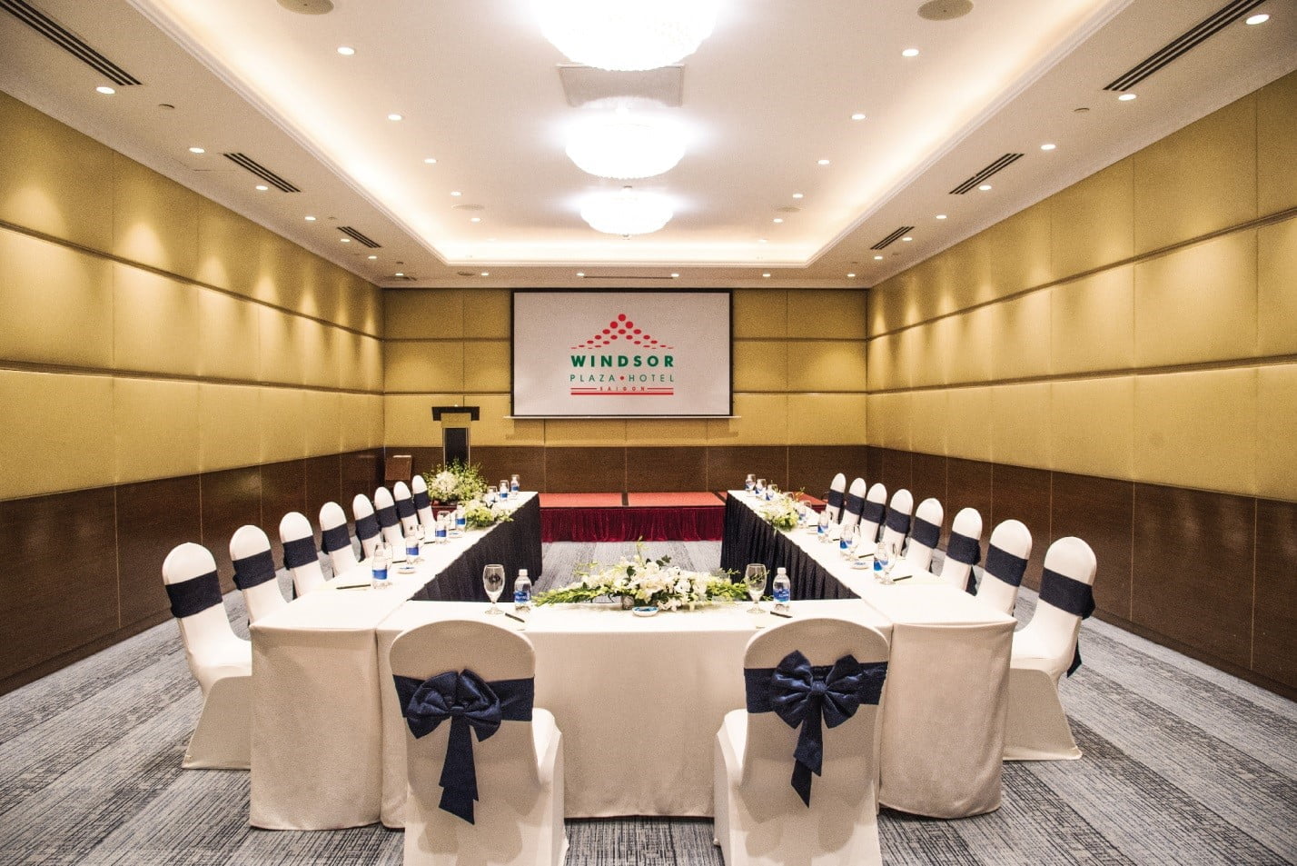 windsor-plaza-hotel-comprehensive-meeting-package